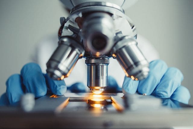 microscope-in-laboratory